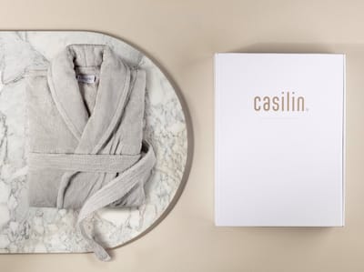 Casilin - Badjas Cadeau voor Hem en Haar in Luxe Geschenkdoos - Voor dames en heren - Maat L - Fleece & Katoen - Absorberend - Lichtgrijs