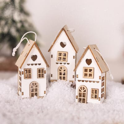 Unieke Houten Kersthuisdecoratie met Creatief Design en Hangende Ornamenten, Ideaal Cadeau voor Kerst beige