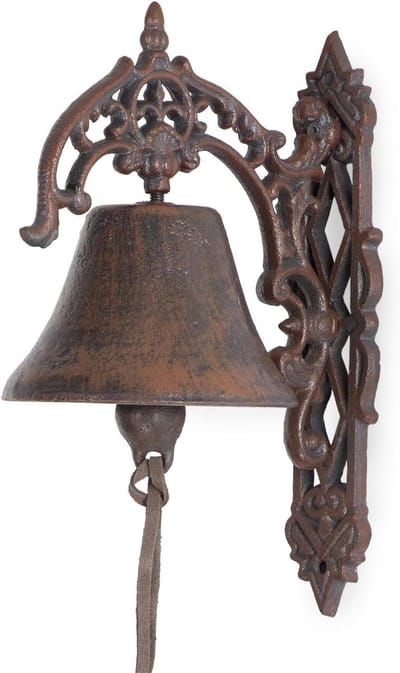 Wandklok met Bel - Gietijzeren Klok - Decoratie Buiten - Weerbestendig Gietijzer - 23.5 cm Hoog - Antiekbruin
