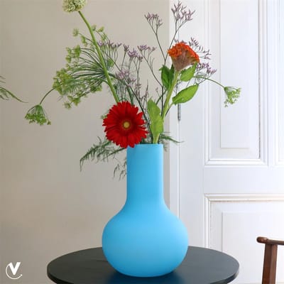 Vaas Seim Neon | Small | Blauw - Blue | Mondgeblazen glas | Ø25,5 x H37 cm