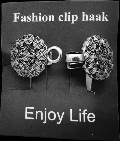Vestsluiting - clip met haakje - Spiraal mini - voor - vest - sjaal - omslagdoek in kleur antiek zilver look.
