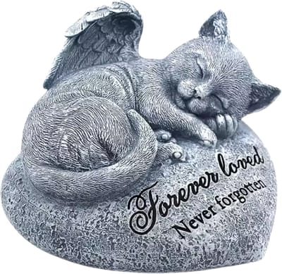 Janse® Poezenbeeld met vleugels op hart - Slapende poes grijs - Standbeeld polyresin - Herdenkingsbeeld - Grafdecoratie - Tuinbeeld poes - Kat met engelen vleugels - Tuindecoratie - Altaar decoratie