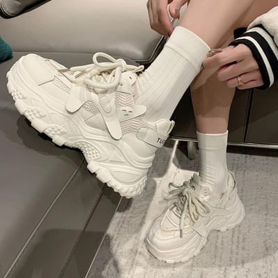 Baskets Grosses en Cuir Authentique Femme Ins Tendance Printemps et Été Nouveauté Mesh Respirant Semelle Épaisse Augmentée Baskets de Loisirs 40 white