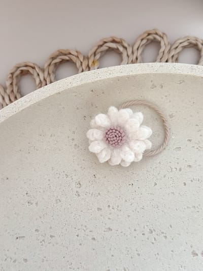 Haarelastiek Wool Flower - Lila - Haarelastiekje Bloem - Haarelastieken voor Meisjes - Handgemaakte Haaraccessoires voor Kinderen