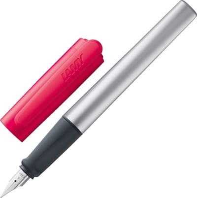 LAMY nexx crimson Vulpen - met antislip grip & gepolijste stalen penpunt in lijndikte A - driehoekig aluminium behuizing - inclusief Tintenpatroon T 10 blauw