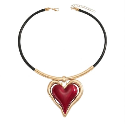 Zwart-goudkleurige choker ketting met rode hartvormige hanger – ketting voor dames – opvallend design – statement ketting