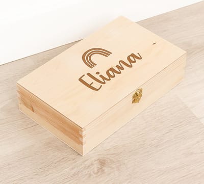 Houten kistje 'Eliana' Regenboog - Tekenkist - Herinneringsdoos - Kraamcadeau - Knutseldoos - Memorybox - Baby - Geboorte