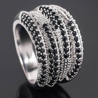 Bague pour dame style rock Huitan Incrustation de couleur Noir/Blanc Zircone cubique brillant Accessoires de fête Bijoux de doigt hip-hop spéciaux 7 gray