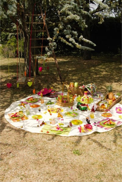 Santex Feest tafelkleed/tafellaken rond - ivoorwit - 240 cm - non woven polypropyleen/opaque stof