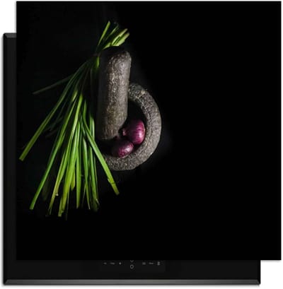 KitchenArt - Midnight Herb - Inductie Beschermer - 59x52 cm - Kookplaat Beschermer - Luxe Afdekplaat Inductieplaat - Anti-slip & Oprolbaar - Beschermmat Inductiekookplaat