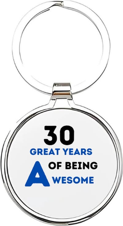 Akyol - 30 great years of being awesome Sleutelhanger - Verjaardag - jarigen - jarig - jarige - 30 jaar - verjaardagscadeau - cadeau voor een jarige - feest - cadeau - cadeautje - verjaardagscadeautje - 4 x 7,5 CM