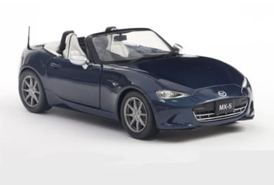 Mazda MX 5 2019 Donker Blauw Modelauto 1/24 Whitebox