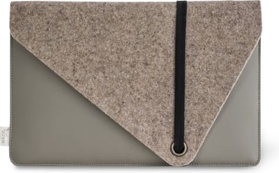 Laptophoes 14 inch - Taupe - Met documentvak - Duurzaam - Wolvilt en appelleer - MARO | Made out of