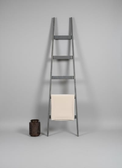 Grijze 'old look' decoratieladder