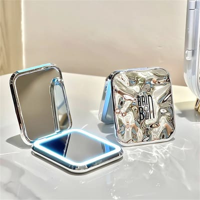 Glanzend Zilver Make-up spiegel - Compacte Make-up spiegel met LED verlichting - 2X en 1X vergroting - Oplaadbaar - Handspiegel - Make Up Zakspiegel - Reisspiegel - Make-upspiegel - Zilver