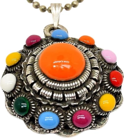 Zeeuws Meisje - Hanger Zeeuwse knop 3 cm doorsnede verzilverd, oranje en knallende kleuren, designerskwaliteit met bolletjesketting