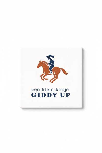 Grappige “Een Klein Kopje Giddy Up” Keramische Tegel – Cowboy Koffieliefhebber Design – Humor Keuken Wanddecoratie Cadeau