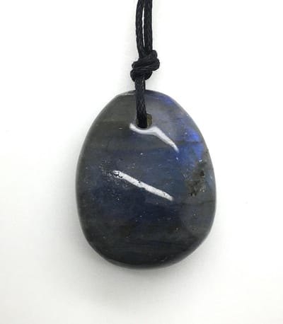 Labradoriet ovalen hanger 3 cm beschermende en krachtige steen