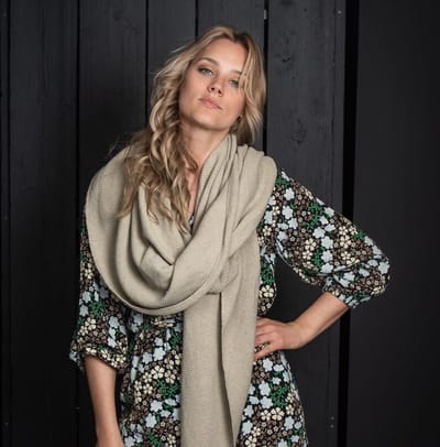 Twelve Million - Dames omslagdoek Texas - Driehoeksjaal - Gerecyclede materialen - Poncho - Wolvrij - Roomwit