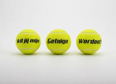 Hip met Pit Creaties Getuige Vraag - Tennis/Padelballen Set - Wil je mijn Getuige zijn? - 3 Ballen met Tekst - Inclusief 3 Houders