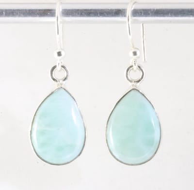 Druppelvormige zilveren oorbellen met larimar