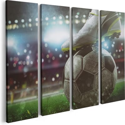 Artaza Canvas Schilderij Vierluik Voetbal Aftrap Met De Bal In Het Stadion - 80x60 - Foto Op Canvas - Canvas Print