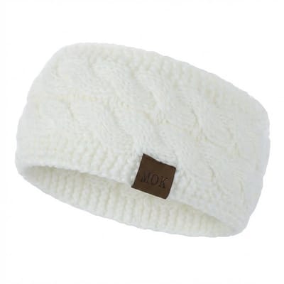 Witte gebreide hoofdband dames – winter haarband met kabelpatroon – zachte elastische oorwarmer met leren label – warme gebreide band voor koude dagen
