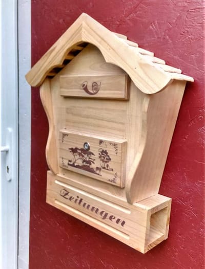 Houten postbus met krantenvak en puntdak - Onbehandeld massief hout