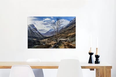 Canvas Schilderij Zonnestralen boven de enorme Ben Nevis in Schotland - 60x40 cm - Wanddecoratie