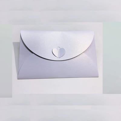 Dailygoods- Enveloppen 50 Stuks - Kraftpapier - Hartenveloppen - Cadeau-Envelop - DIY Creatie - 13x13 cm - Wit