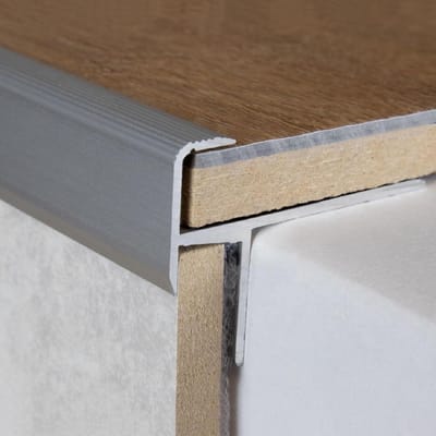 Traprandprofiel Aluminium - Metalen profiel - Randbescherming trap - Robuust en duurzaam - 1000 mm lengte - Zilver