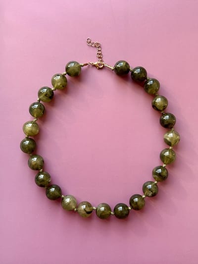 Groene statement ketting met ronde kralen - statement ketting - ketting met kralen - ketting - ketting groen - groene ketting - bubble grote kralen ketting - green necklace - necklace green - statement ketting - mystic ketting