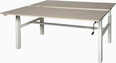Romeo Duo werkplek, zit/zit hoogte verstelbaar dmv slinger (62-85cm) voorzien van 180x80/80cm licht grijs 25mm melamine bladen en aluminium H-poot frame