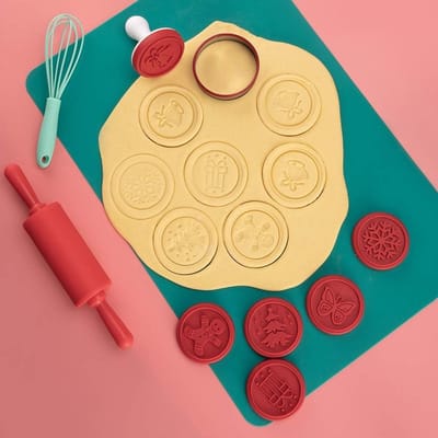 Set van 6 Schattige Siliconen Koekjesstempels - Verstelbare Bakvormen voor Koekjes, Fondant en Taarten, Perfect voor Feestdagen en DIY Bakprojecten