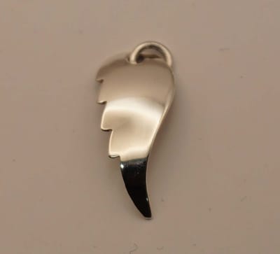 Zilveren hanger van engelen vleugel - simpele sterling zilveren hanger van vleugel - pendant silver angel wing - vleugel van een engel zilveren hanger - bedel een vleugel voor aan collier - bedeltje voor zilveren ketting