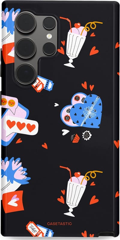 Casetastic Hoesje Geschikt voor Samsung S24 Ultra - Stijlvolle Beschermende Duo-layer Case - Liefdes Kaarten