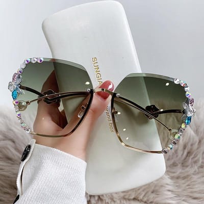 Lunettes de soleil strass perle traitées protection solaire et UV célébrité Internet ins lunettes de soleil visage rond tendance sertissage diamant black