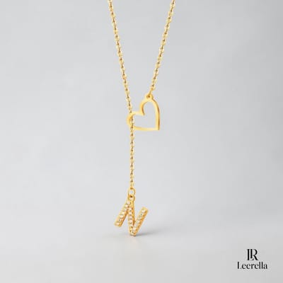 Leerella Goudkleurige | N | Initial Ketting met Hart en Letter Hanger – Gepersonaliseerde RVS Ketting met Zirconia Steentjes – 60 cm Collier