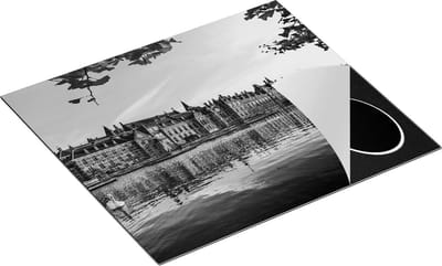 Chefcare Inductie Beschermer Binnenhof Gebouw in Den Haag - Zwart Wit - 60x50 cm - Afdekplaat Inductie - Kookplaat Beschermer - Inductie Mat