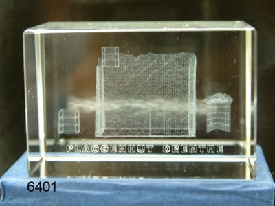 3D Laser Gravure Plaggenhut – 6 x 4 x 4 cm – Glasblok – Geschenkdoos – Decoratief
