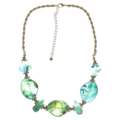 Behave - Ketting goudkleur met blauw groene kralen, 32,5 cm