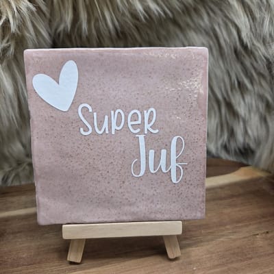 Robuust Wenstegeltje – Super Juf – Cadeau einde schooljaar, Juffendag, afscheid of zomaar – Trendy nu – Wanddecoratie – Sfeervol en Persoonlijk – Zomaar - Incl standaard - Ingepakt cadeauverpakking