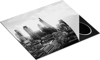 Chefcare Inductie Beschermer Londen bij Zonsondergang in een Moderne Wijk - Zwart Wit - 60x50 cm - Afdekplaat Inductie - Kookplaat Beschermer - Inductie Mat