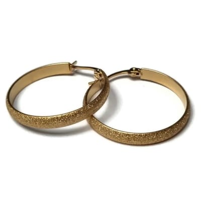 Aramat Jewels | Oorringen | Goudkleurige Matte RVS Oorringen Sandblasted - 30 mm | | | |4mm | Staal | Volwassenen | Verkleurd niet