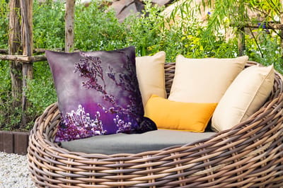 Sierkussen Buiten - Lavendel - Winter - Bloemen - Paars - 60x60 cm - Weerbestendig