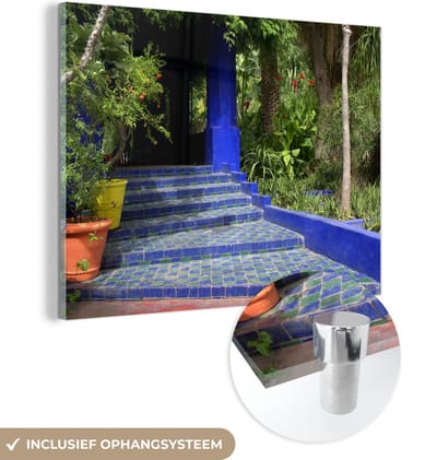 ® Glasschilderij 160x120 cm - Schilderij acrylglas - Blauwe trappen in de Marokkaanse Majorelletuin - Foto op glas - Muurdecoratie woonkamer - Wanddecoratie slaapkamer - Schilderijen