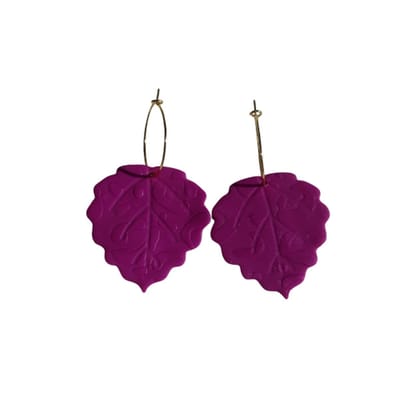 2 Love it Leaves roze - oorbellen - handgemaakt van polymeerklei - goudkleurige stainless steel hoops