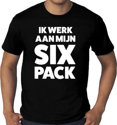 Ik werk aan mijn SIX Pack tekst t-shirt zwart heren - heren shirt Ik werk aan mijn SIX Pack - zwart kleding S