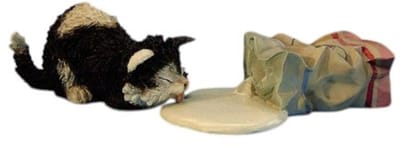 Vicenzo - Kat drinkt melk - Catissimo beeldje - Parastone - 4,6 cm