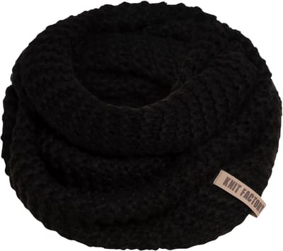 Knit Factory Alex Gebreide Colsjaal - Ronde Sjaal - Grof gebreid - Warme Wintersjaal - Nekwarmer - Wollen Sjaal - Zwarte colsjaal - Dames sjaal - Heren sjaal - Unisex - Zwart - One Size